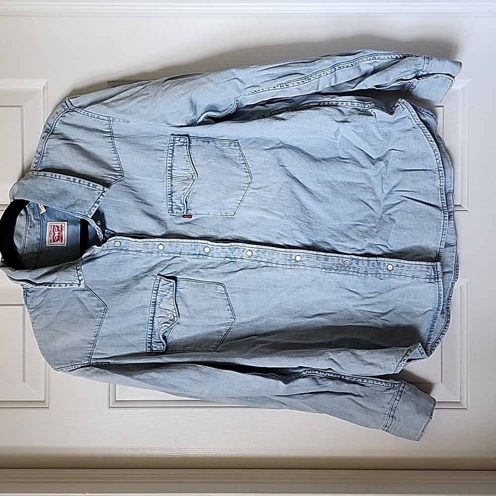 XL Levi Strauss light wash denim Western shirt